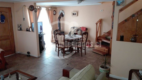 Casa En Venta De 6 Dorm. En El Quisco