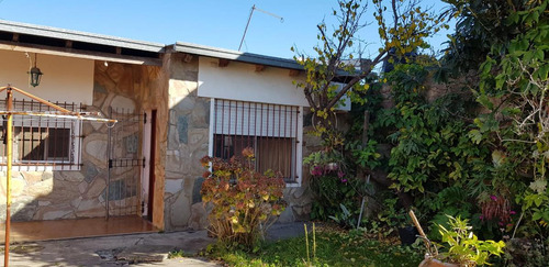 Casa En Venta - 2 Dormitorios 1 Baño - Cochera - 311,6mts2 - Ensenada