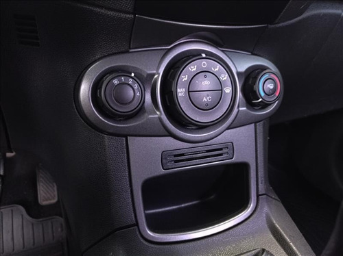 Imagem 9 de 14 de Ford Fiesta 1.5 S Hatch Flex Manual 2016