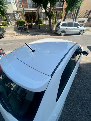 Imagen 11 de 25 de Volkswagen Gol Trend 1.6 Highline 3p 2015