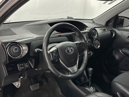 Toyota Etios 1.5 PLATINUM SEDAN 16V FLEX 4P AUTOMÁTICO