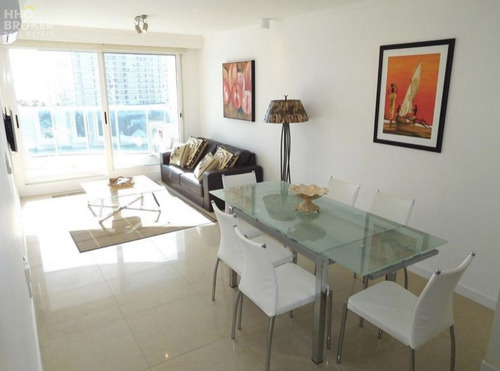 Imagen 2 de 24 de Apartamento En Venta De 2 Dormitorios En Playa Mansa-terraza Con Parrillero - Punta Del Este Mansa
