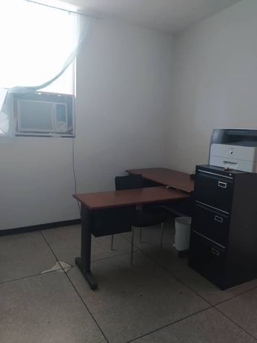 Imagen 15 de 20 de Perfecto Para Remodelar En Pleno Centro De Maracay Espacioso Apto.170 Mts2