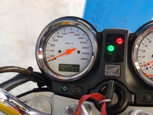 Honda Hornet Cb600f - 2006 ( Raridade 13.000 Km ).
