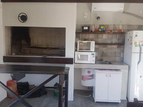 Dueño Vende Gran Casa Con Monoambiente Completo Al Fondo. Piscina Calefaccionada. Espectacular , Funcional, Muy Luminosa Y Segura