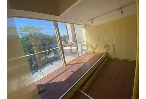 Arriendo De Gran Local Y Oficinas - Providencia