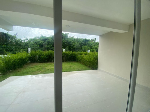 Casa Dúplex En Venta En Punta Cana, Costa Bávaro, 3 Habitaciones Con Acceso Privado A La Playa