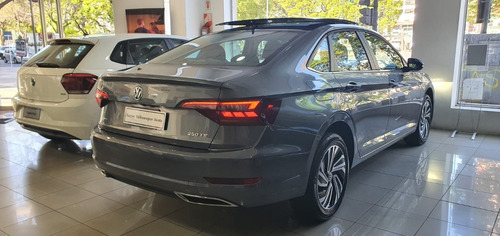 Imagen 2 de 25 de Volkswagen Vento Highline 250 Tsi At My21 0 Km #22
