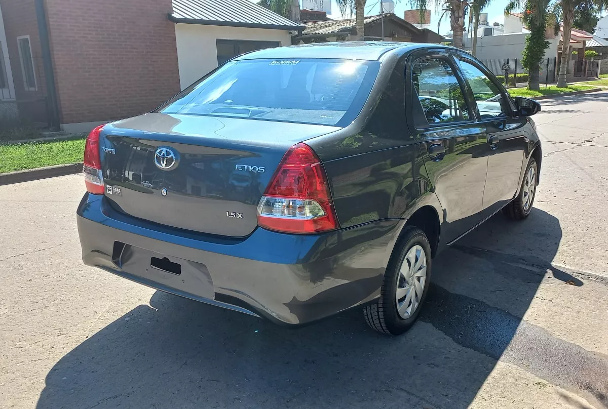 Toyota Etios X 4 Ptas 1.5 6 M/t Okm - Financiado