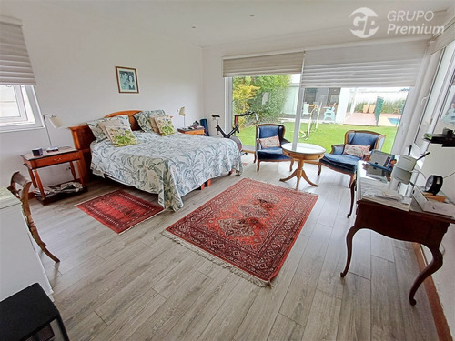 Casa En Venta Av. Bosques De Montemar En Concón