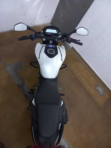 Imagen 9 de 22 de Bajaj Dominar 400