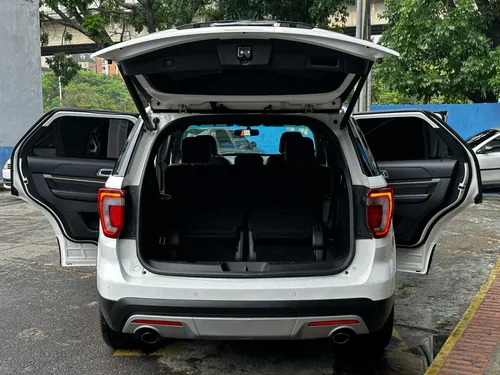 Ford Explorer Sport