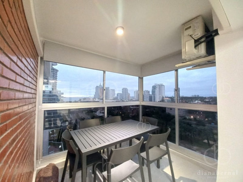 Imagen 22 de 27 de Vende Apartamento De 2 Dormitorios Y Medio En Chiverta, Reciclado Completo. Punta Del Este
