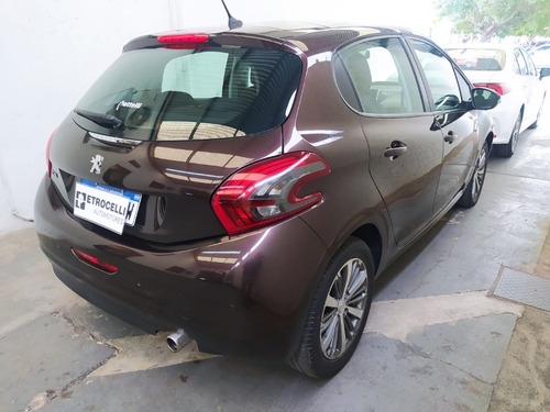 Imagen 6 de 13 de Peugeot 208 1.6 Allure