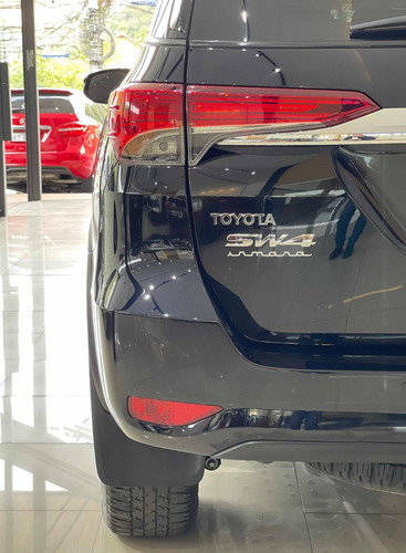 Imagem 13 de 13 de Toyota Hilux Sw4 2.7 Srv 7 Lugares 4x2 16v Flex 4p
