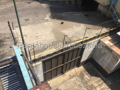 Terreno En Venta En Plaza Venezuela Caracas A Pie De Calle Alto Transito Angela Tochon