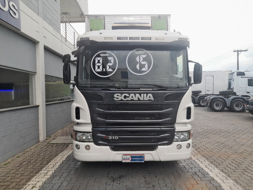 Scania P310 8x2 2015/2015 Com Baú 