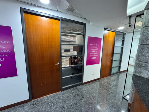 Oficina En Venta ~387 M2. Los Palos Grandes.
