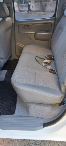 Imagen 10 de 25 de Toyota Hilux Dx 2007 4x4 2.5cc