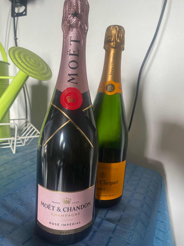 Champagne Moet Y Clicquot