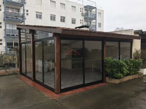Confortable Apartamento En Aidy Grill!!! De 1 Dormitorio, Baño, Cocina, Living-comedor Y Cochera Techada. Consulte !!!!!!!- Ref: 5300