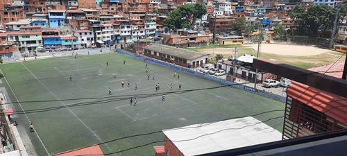 Se Vende Comodo Y Fresco Apartamento En 23 De Enero 70 M2 Sector Cristo Rey Zc