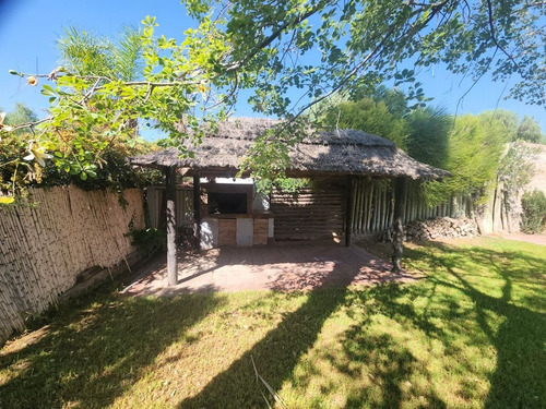 Casa En Venta - B° Raiz Ii, Frente A Dalvian