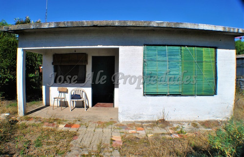 En Venta Casa Con Gran Terreno En Zona De Potencial Crecimiento, Colonia Del Sacramento