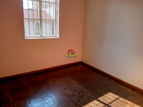 Imagem 13 de 17 de Ótima Casa De 03 Quartos E 03 Vagas No Santa Mônica! - 2635