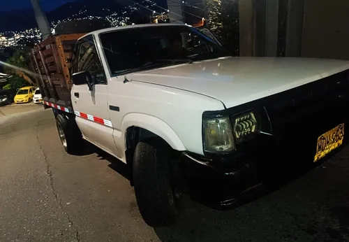 Mazda B2000 2.0 B2000