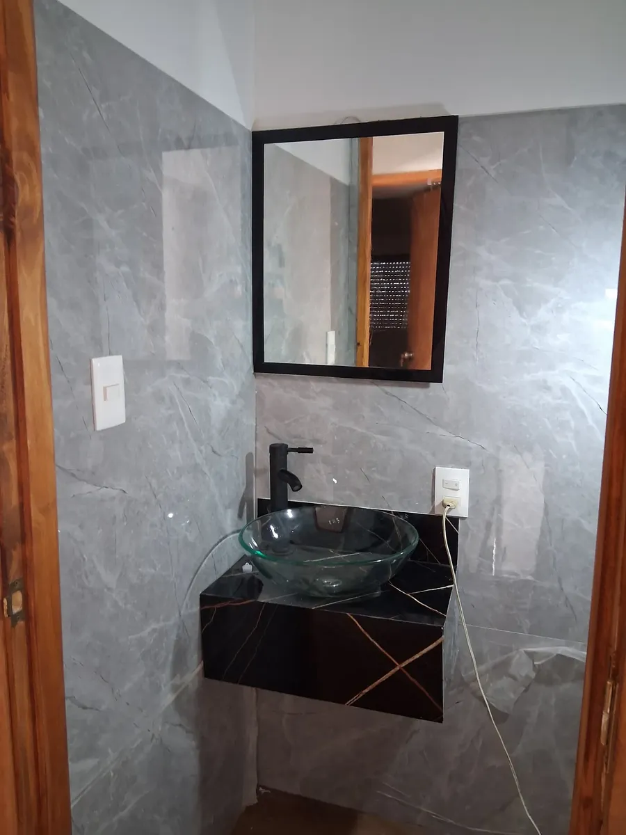 Casa A Estrenar En Malvín, 2 Dorm, 2 Baños, Cochera, Sin Gastos Comunes.  Estufa A Leña Y Parrillero. A Una Cuadra De Shopping Plaza Italia · Foto 5