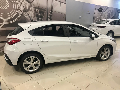 Imagen 2 de 22 de Chevrolet 5 Puertas Lt Automatico