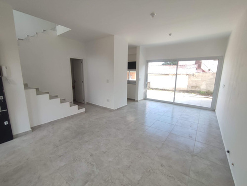 Venta Duplex 2 Dorm Villa Allende Centro Estrenar