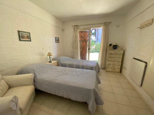 Alquiler Casa En 3 Plantas, 3 Dormitorios, 4 Baños, Play Room En San Rafael