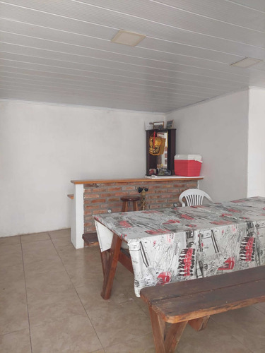 Imagen 2 de 13 de Vivienda En Complejo L22