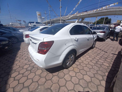 Imagen 4 de 15 de Chevrolet Sonic 2017 4p Lt L4/1.6 Aut