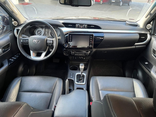 Toyota Hilux 2.8 D-4D TURBO DIESEL CD SRX 4X4 AUTOMÁTICO