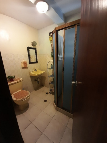 Imagen 9 de 28 de Fernando Guerrero Vende Casa Urb Trigal Sur Calle Abierta, Av Ppal Del Triga