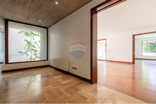 Linda Casa En Lo Barnechea: Espacios Y Comodidad