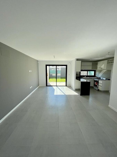 Duplex En Venta - Bº Tejas Ii - Housing Introva - Tres Dormitorios - Apto Bancor