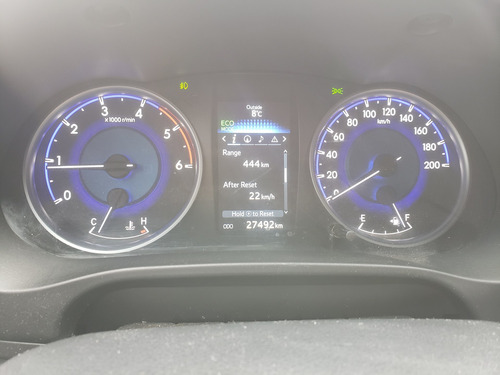 Imagen 8 de 16 de Toyota Hilux 2020 2.8 Cd Srv 177cv 4x2