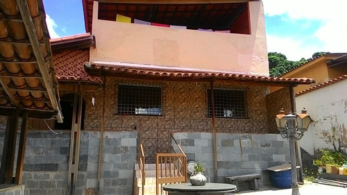 Espaçosa E Aconchegante Casa De 3q Com 2 Pavimentos - 1870