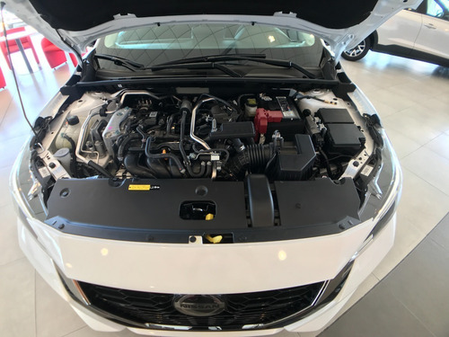 Nuevo Nissan Sentra Sr Cvt 2.0 Cv 150 Cadenero