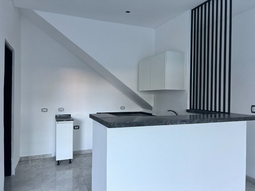 Venta Duplex 2 Amb Con Terraza Y Cochera. Financia