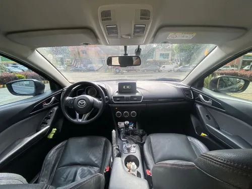 Mazda 3 2.0 Touring