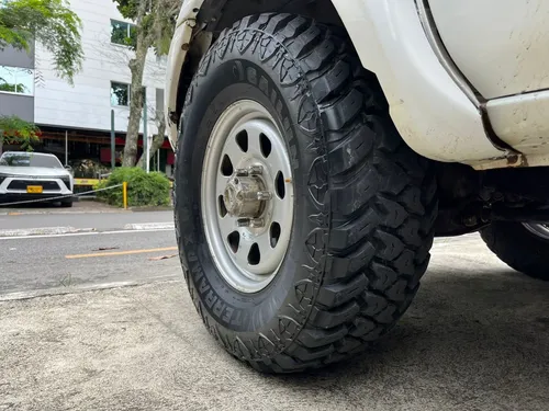 Nissan Frontier 3.0 STD D22 4X4 MT