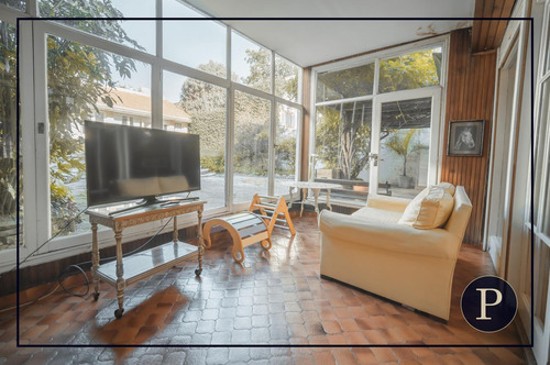 Chalet De Estilo De Barrio Stella Maris