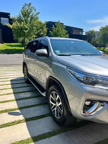 Imagen 4 de 12 de Toyota Sw4 2019 2.8 Srx 177cv 4x4 7as At