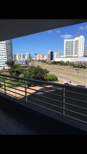 Venta Apartamento 2 Dormitorios En Playa Mansa,