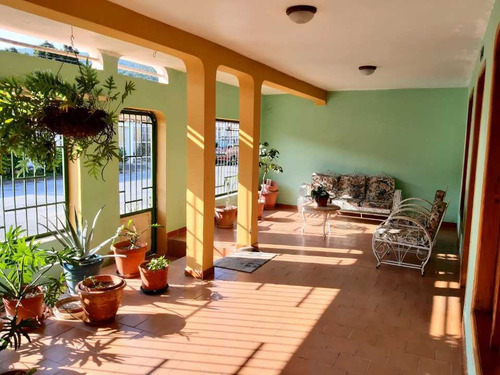 Imagen 2 de 10 de Venta De Casa En Urb. El Cafetal Naguanagua, Edo. Carabobo.